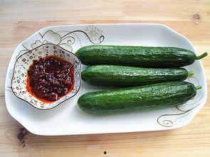 吃瓜沾辣酱,吃瓜更尽兴